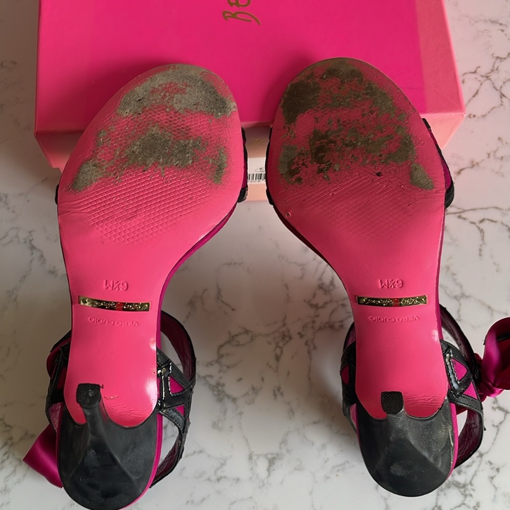 Betsy Johnson, Fuschia and black heels 6.5 - Picture 3 of 5
